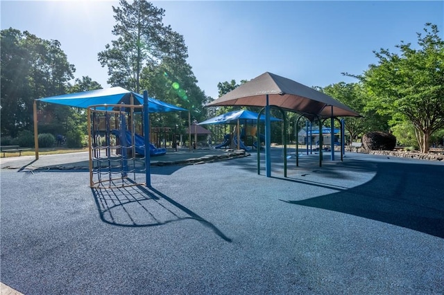 2628 Amberly Dr, Dunwoody, GA 30360
