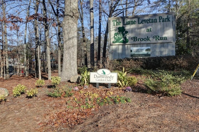 2628 Amberly Dr, Dunwoody, GA 30360
