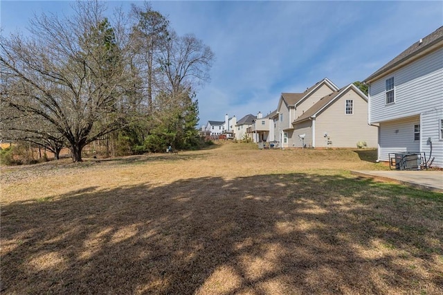 view of yard with a residential view