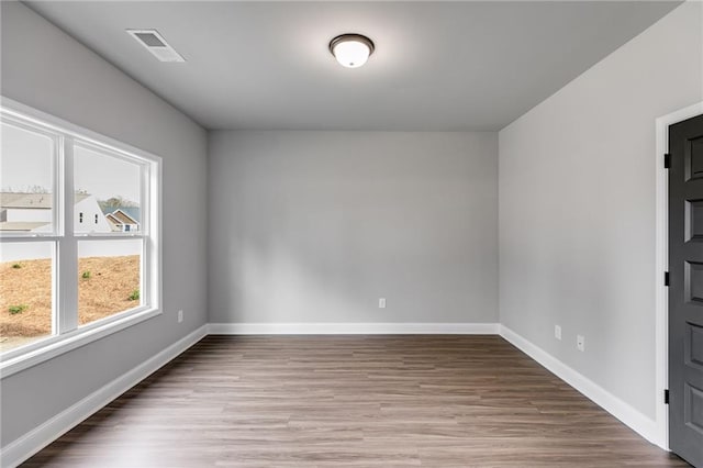 empty room featuring light hardwood / wood-style flooring