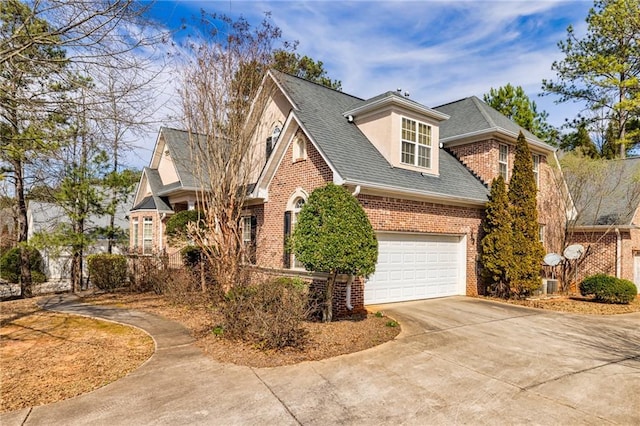 view of front facade featuring a garage