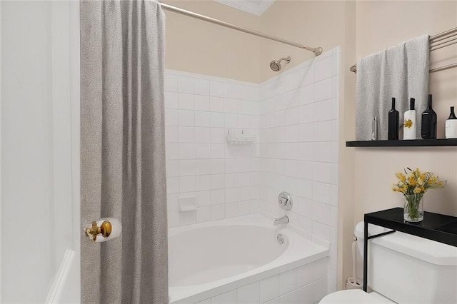 full bath with toilet and shower / bathtub combination with curtain