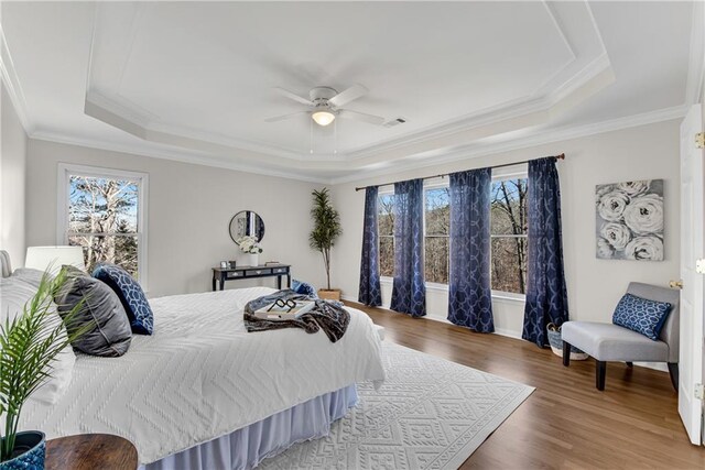 kitchen featuring hanging light fixtures, plenty of natural light, stainless steel appliances, and sink