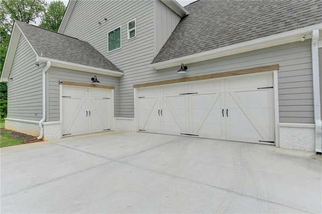 8125 Beryl Overlook, Gainesville, GA 30506 - garage featuring driveway
