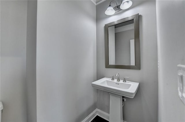 4232 Perimeter Park E Unit 110, Atlanta, GA 30341 - half bath with baseboards and crown molding