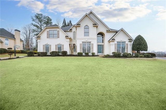 view of front of property with a front yard