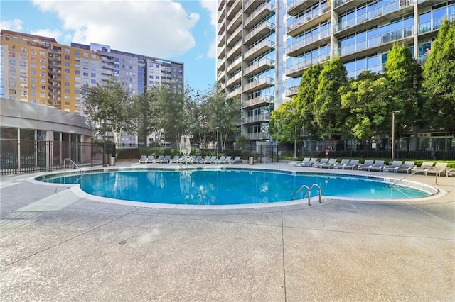 view of swimming pool