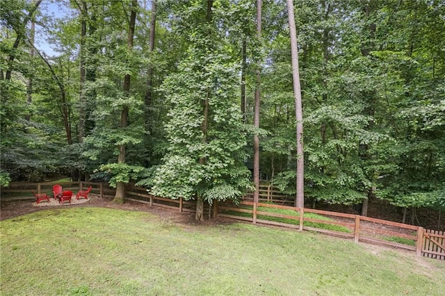 9470 Hillside Dr, Roswell, GA 30076 - view of yard