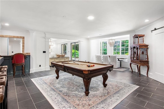 game room featuring billiards, a barn door, baseboards, crown molding, and recessed lighting