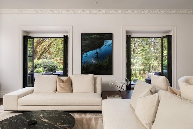 31 Lafayette Dr NE, Atlanta, GA 30309 - view of living room