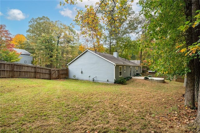 view of yard featuring a patio