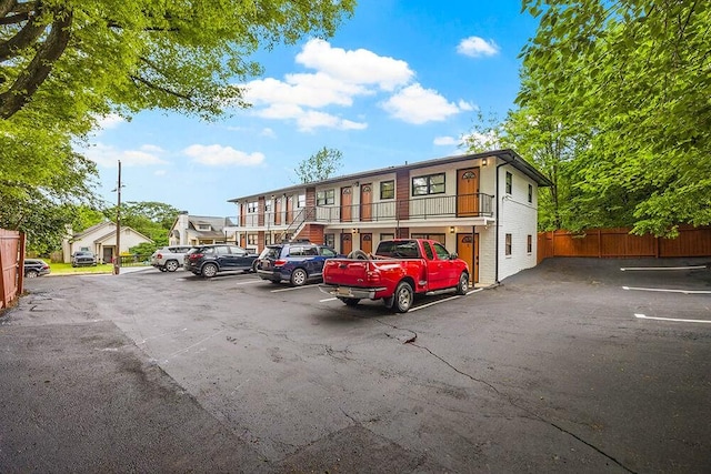692 Smith St SW, Atlanta, GA 30310 - view of uncovered parking lot