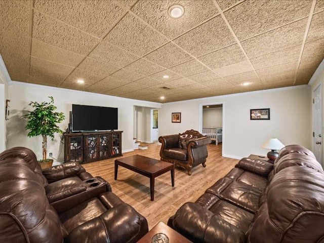 1630 Reindeer Rdg, Alpharetta, GA 30005 - living area featuring light wood-style floors, ornamental molding, and recessed lighting