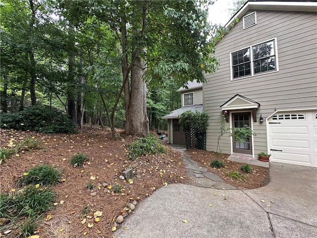 3962 Fox Glen Dr, Woodstock, GA 30189 - view of front facade featuring concrete driveway