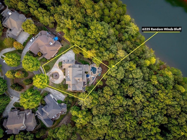 6225 Random Winds Blf, Gainesville, GA 30506 - aerial view of property and surrounding area featuring property boundaries highlighted