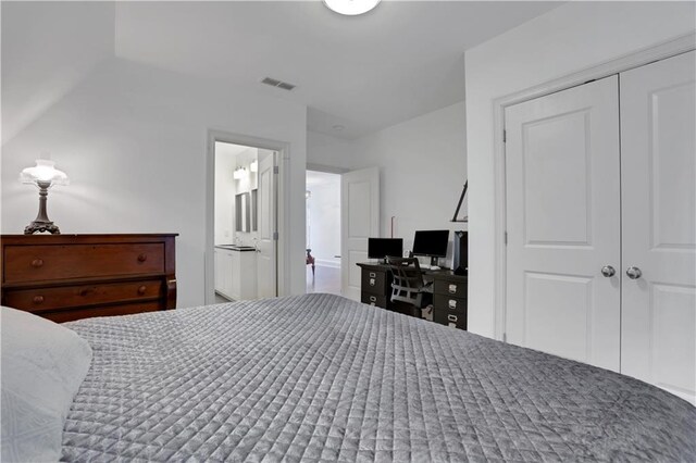 2620 Middle Coray Cir, Marietta, GA 30066 - bedroom featuring visible vents and a closet
