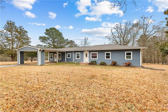 single story home with a front yard