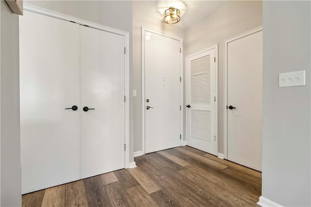 898 Oak St SW Unit 3228, Atlanta, GA 30310 - entryway with wood finished floors and baseboards
