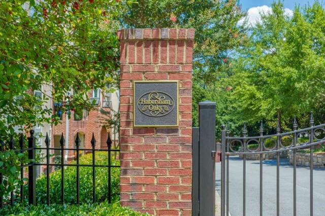 3636 Habersham Rd Unit 2307, Atlanta, GA 30305 - view of gate with fence
