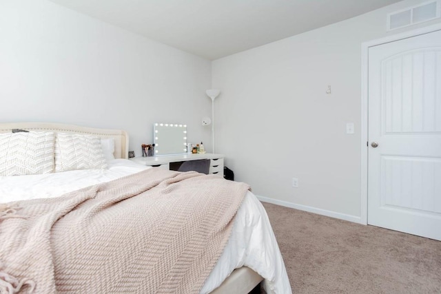 bedroom with carpet flooring