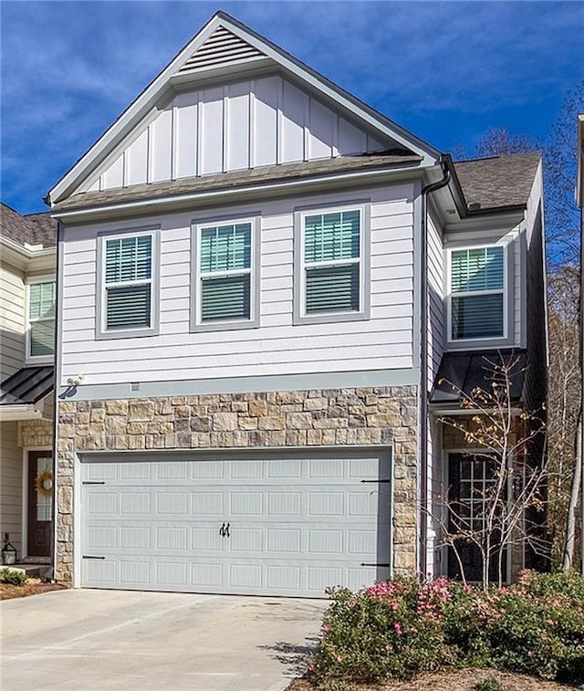 view of front of home featuring a garage