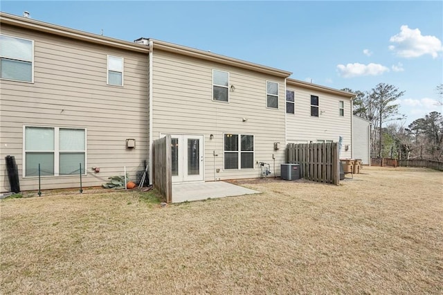 2785 Maple Park Pl, Cumming, GA 30041 - rear view of property with a patio area, central AC, a yard, and fence