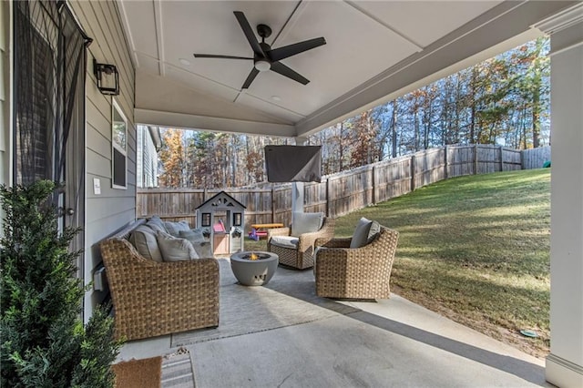 view of patio with ceiling fan