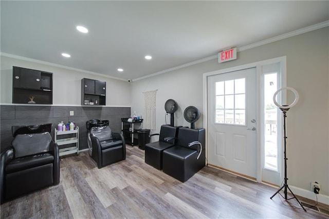 334 Glenn Abby Ln, Pendergrass, GA 30567 - living area featuring ornamental molding, light wood-type flooring, recessed lighting, and baseboards