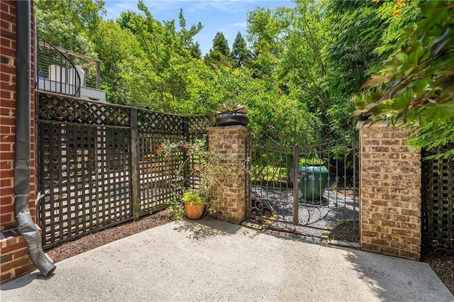 1601 Marlbrook Dr NE, Atlanta, GA 30307 - view of gate