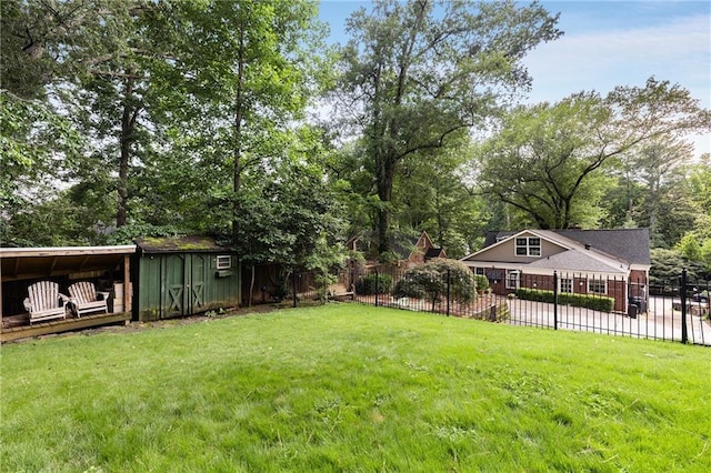 311 Glendale Ave, Decatur, GA 30030 - view of yard with an outdoor structure and view of wooded area