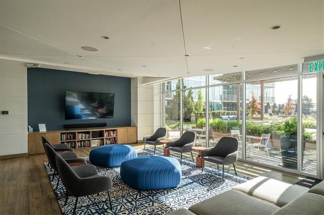 943 Peachtree St NE Unit 1518, Atlanta, GA 30309 - building lobby with floor to ceiling windows