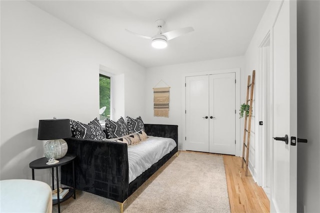 1494 May Ave SE, Atlanta, GA 30316 - living area with wood finished floors and a ceiling fan