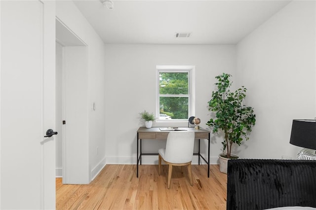 1494 May Ave SE, Atlanta, GA 30316 - office space with wood finished floors and baseboards