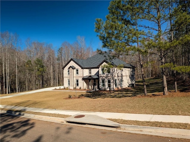 view of front of house featuring a front yard