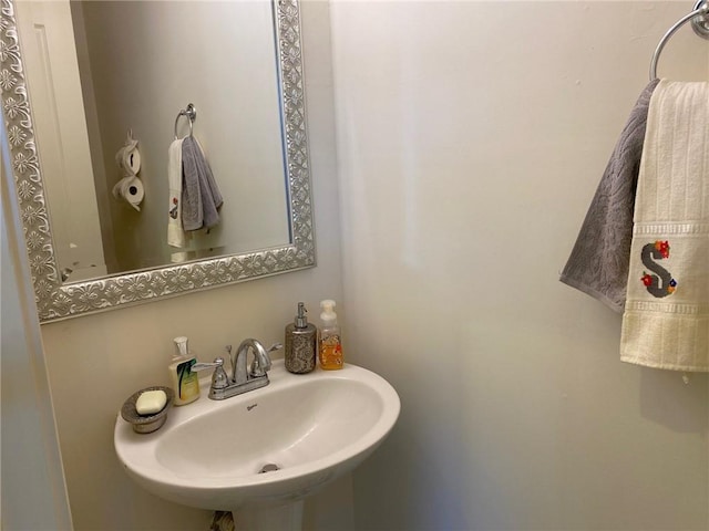 3692 Archgate Ct, Alpharetta, GA 30004 - bathroom featuring a sink