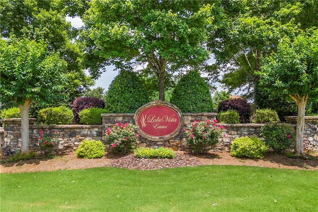 108 Lake Point Ct, Jefferson, GA 30549 - community / neighborhood sign featuring a lawn