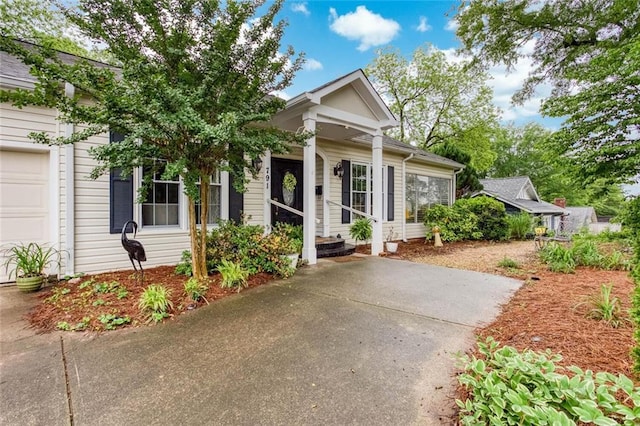 791 E Main St, Canton, GA 30114 - view of front of house with a garage