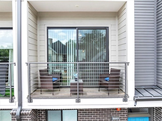 701 Pryor St SW Unit 5, Atlanta, GA 30315 - property entrance featuring brick siding and a balcony