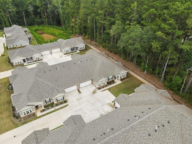 bird's eye view with a view of trees