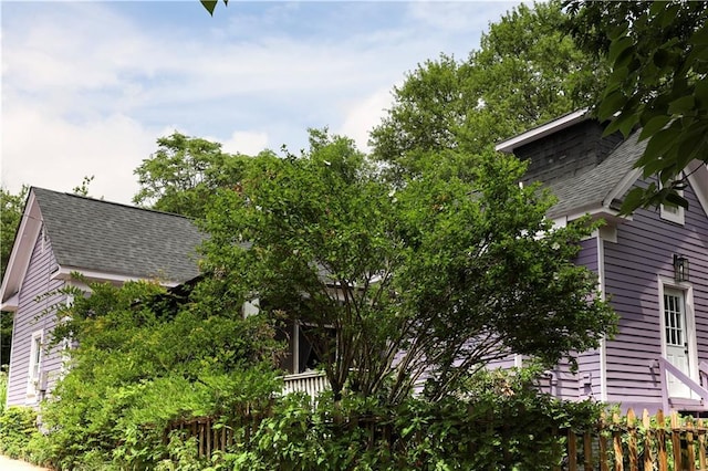 611 Pickett St SE, Atlanta, GA 30316 - view of property exterior with a shingled roof