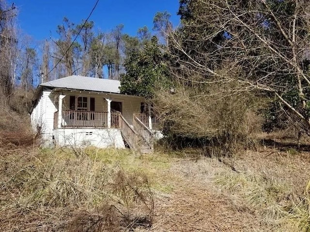 exterior space with a porch