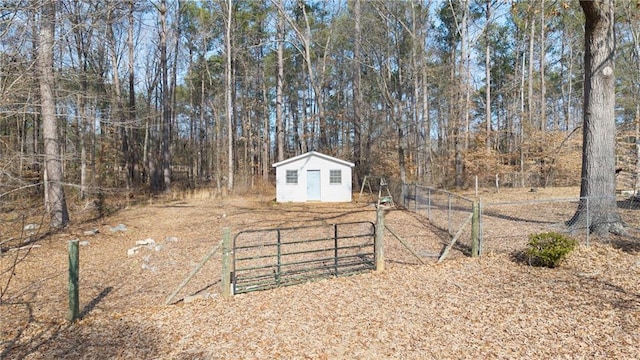 view of yard with a shed