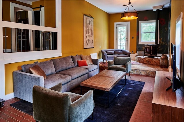 living room featuring a barn door