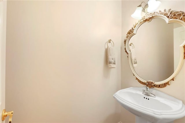 bathroom featuring sink