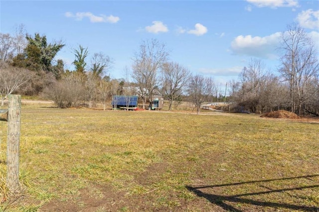 view of yard featuring a rural view