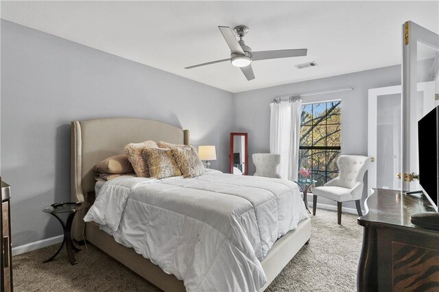 workout area featuring ceiling fan, a healthy amount of sunlight, and crown molding