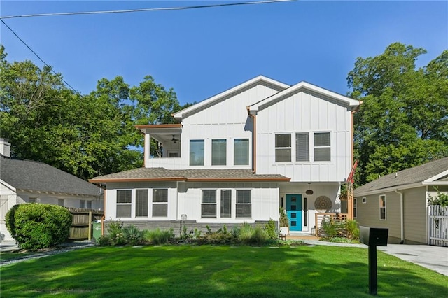 view of front of house with a front lawn