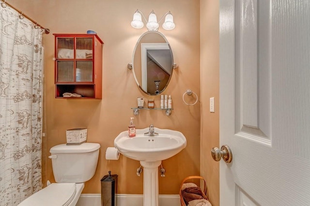 27 Bluff Mountain Dr SW, Rome, GA 30165 - full bathroom featuring toilet and a shower with curtain