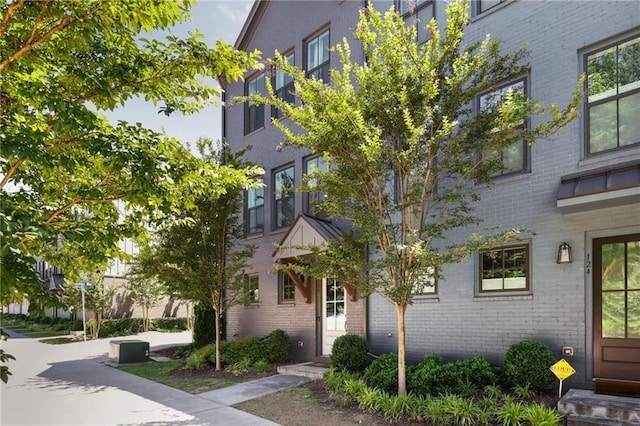 126 Chestnut Cir, Atlanta, GA 30342 - view of building exterior