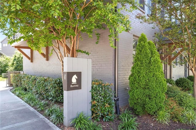 126 Chestnut Cir, Atlanta, GA 30342 - view of home's exterior featuring brick siding